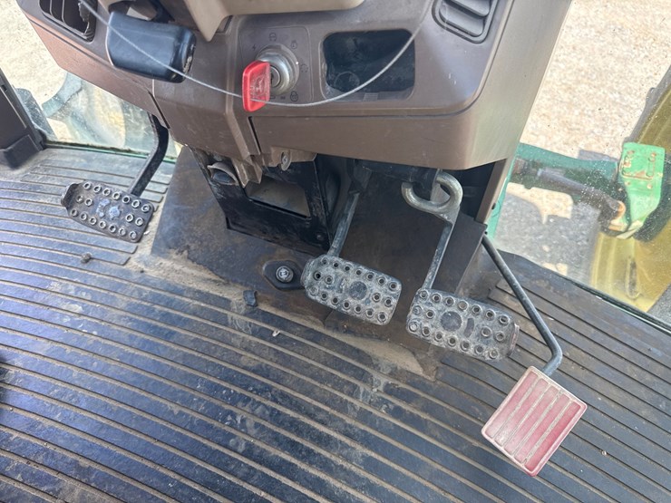 1993-john-deere-6400-image-36