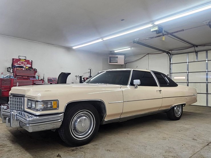 1976-cadillac-coupe-deville-image-23