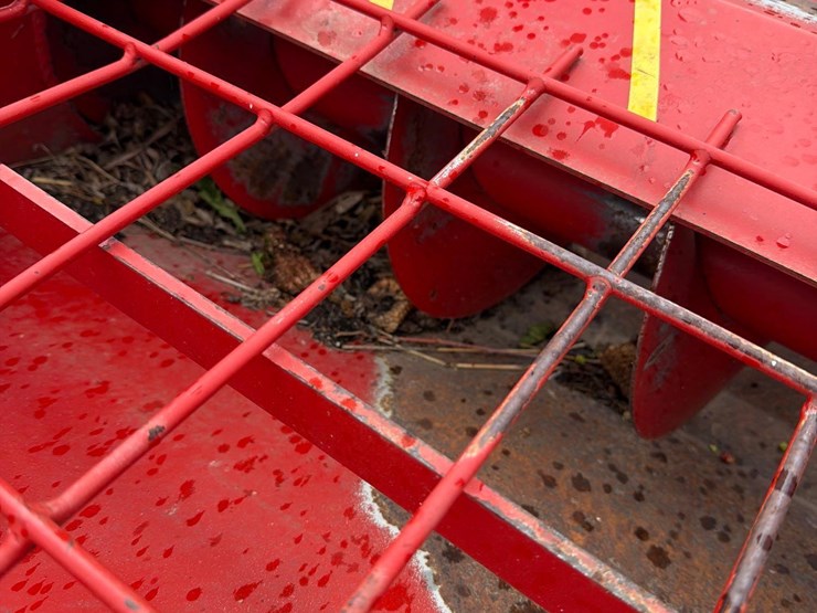 2016-farm-king-drive-over-hopper—1-owner-image-17