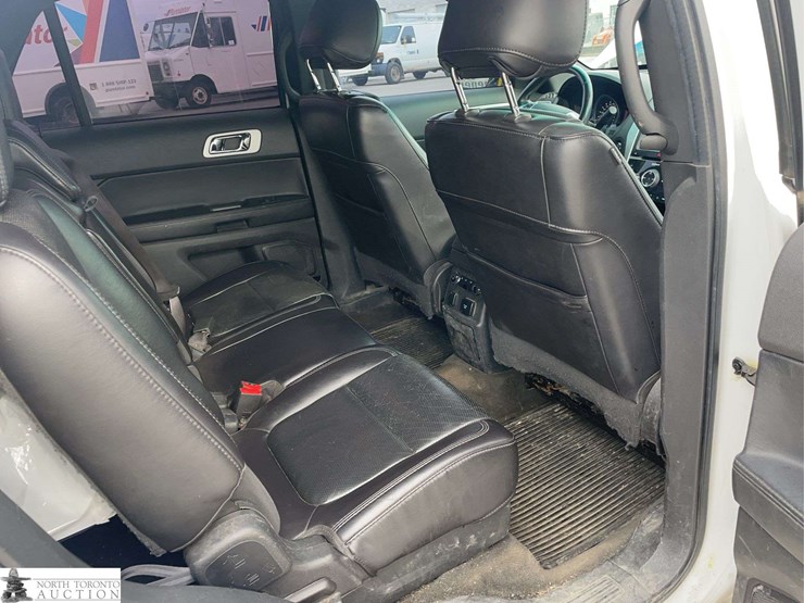 2013-ford-explorer-image-26