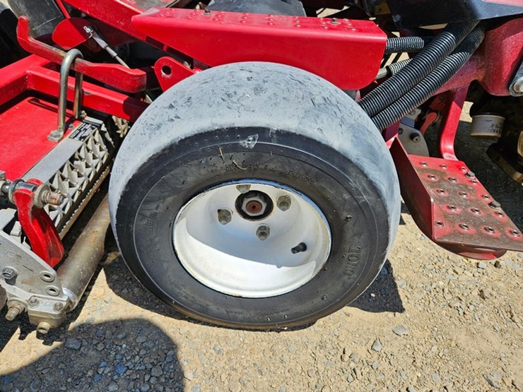 2016-toro-greensmaster-3150-image-12