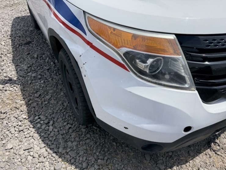2014-ford-explorer-image-15