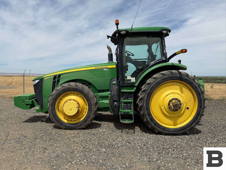 2014-john-deere-8345r-image-3