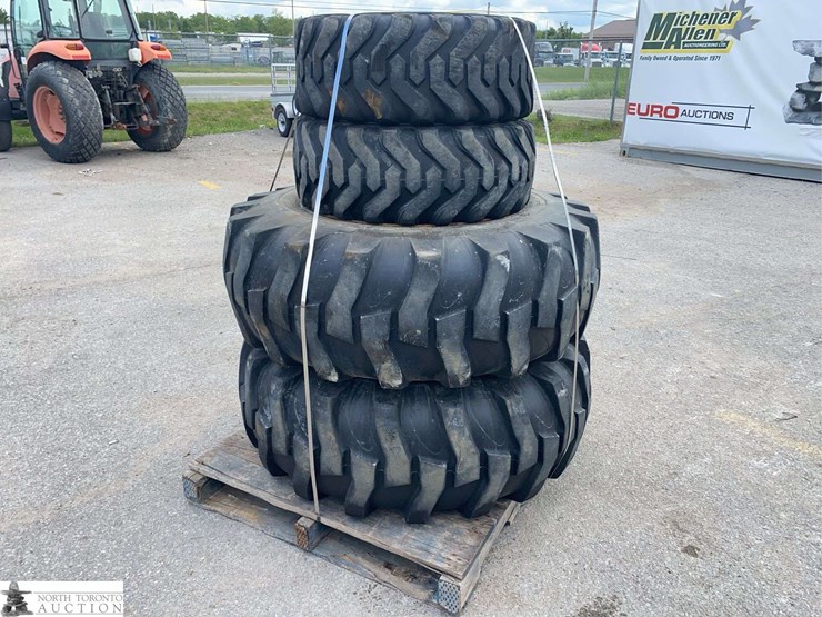 2010-john-deere-4520-image-36