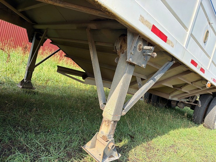 1999-maurer-32ft-semi-grain-trailer-image-24