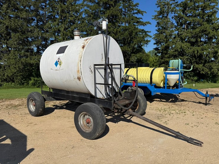 #1889-•-derson-mfg.-inc.-1000-gal-towable-fuel-tank-w/pump-image-6