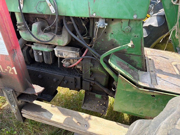 john-deere-3020-image-12