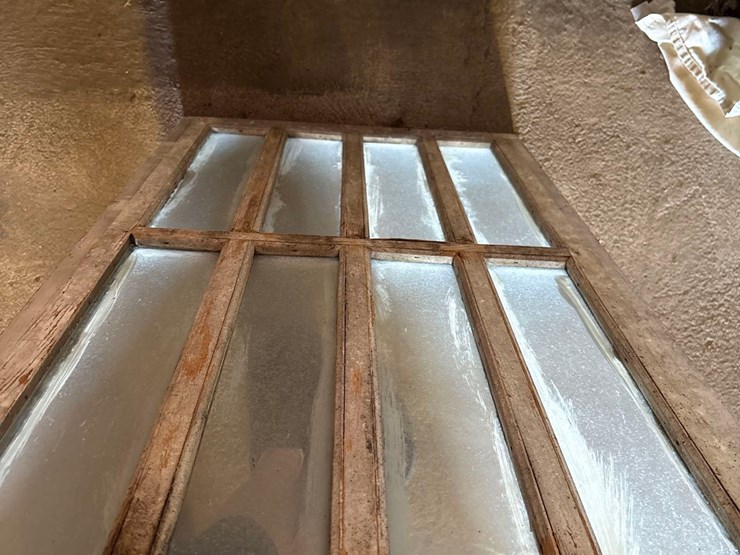 antique-window-image-4