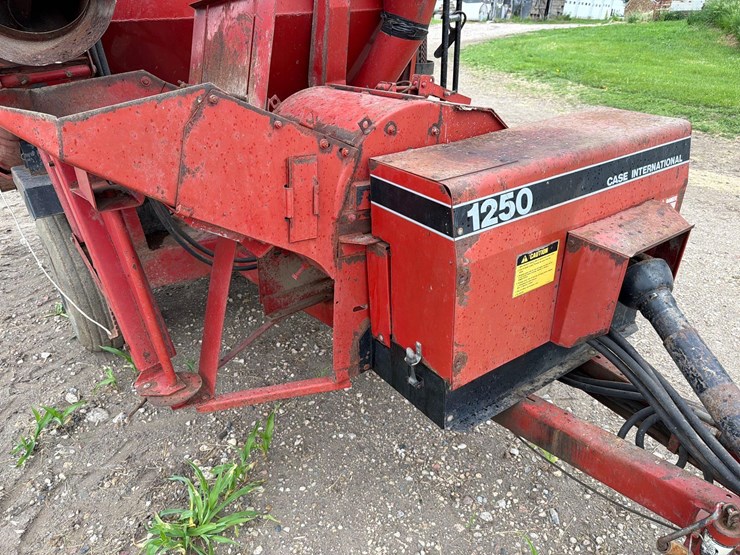 case-ih-1250-image-19