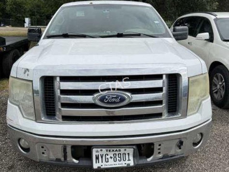 2011-ford-f150-xlt-image-2