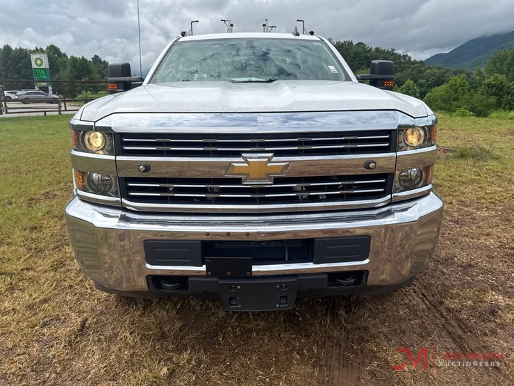 2016-chevrolet-3500hd-image-9
