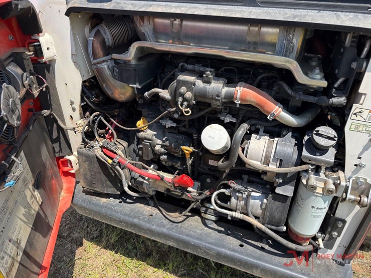 2023-bobcat-t770-image-13