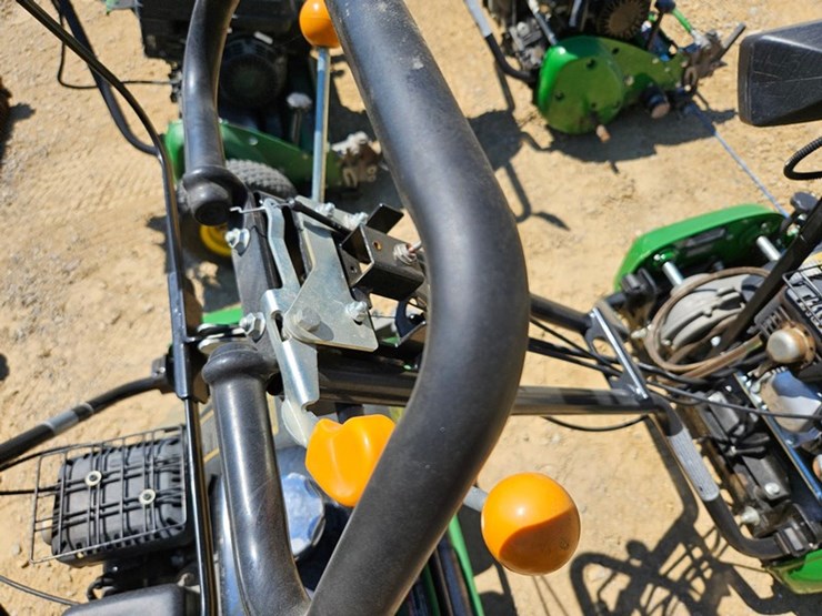 john-deere-180-image-16