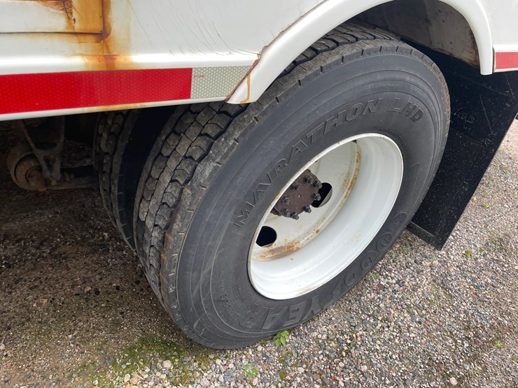 2016-international-durastar-4400-image-6