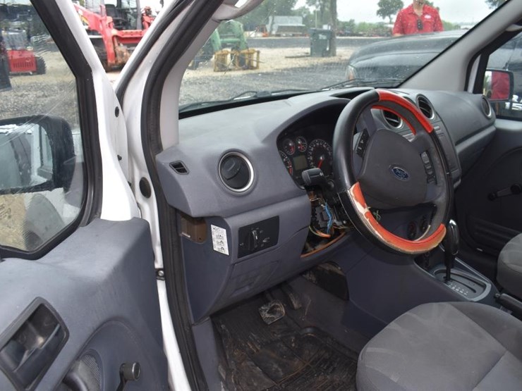 2010-ford-transit-image-9