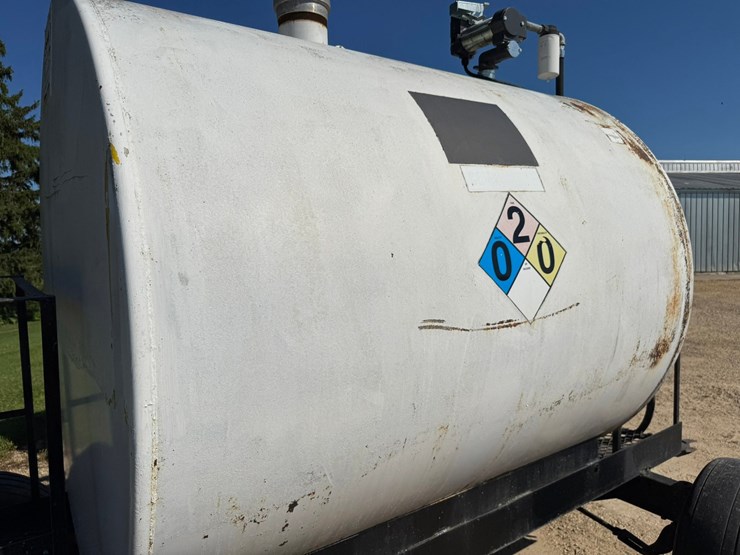 #1889-•-derson-mfg.-inc.-1000-gal-towable-fuel-tank-w/pump-image-17