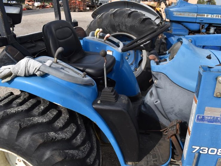 new-holland-1530-image-7