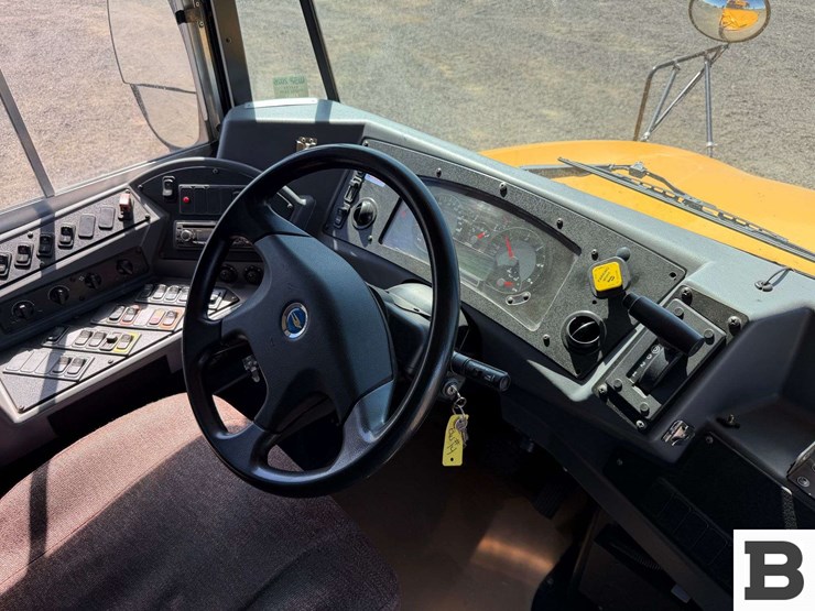 2011-blue-bird-bb-conventional-school-bus-image-34