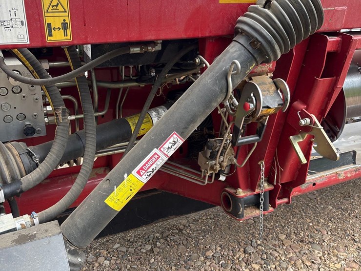 2018-case-ih-3162-image-11