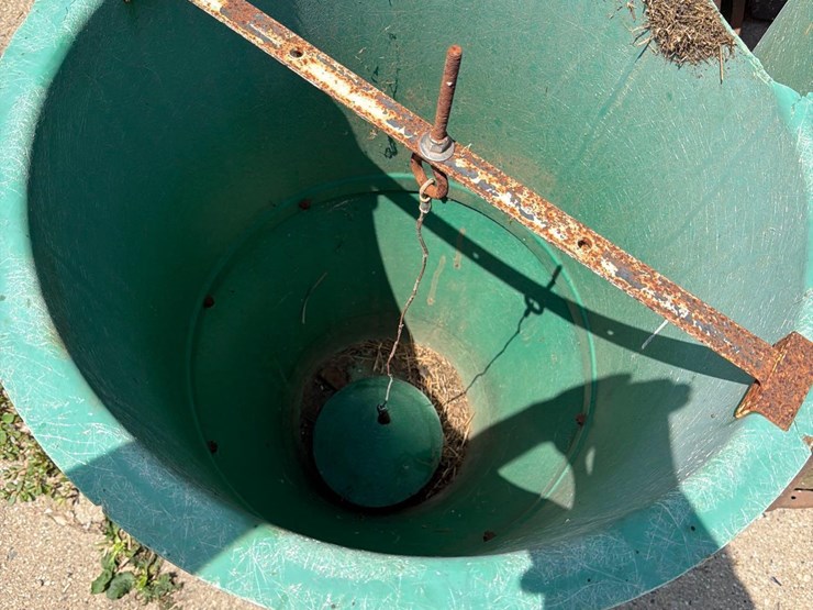 3-osborne-hog-feeders-image-3
