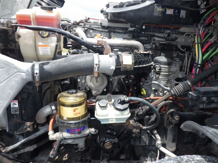 2018-freightliner-cascadia-125-image-19