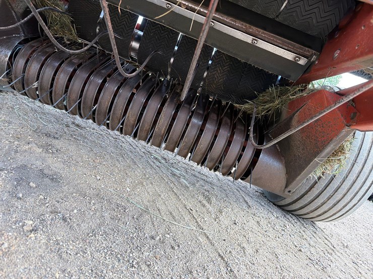 hesston-555t-image-20