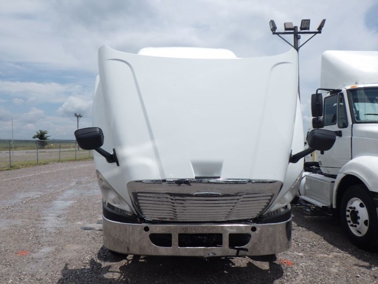 2018-freightliner-cascadia-125-image-22
