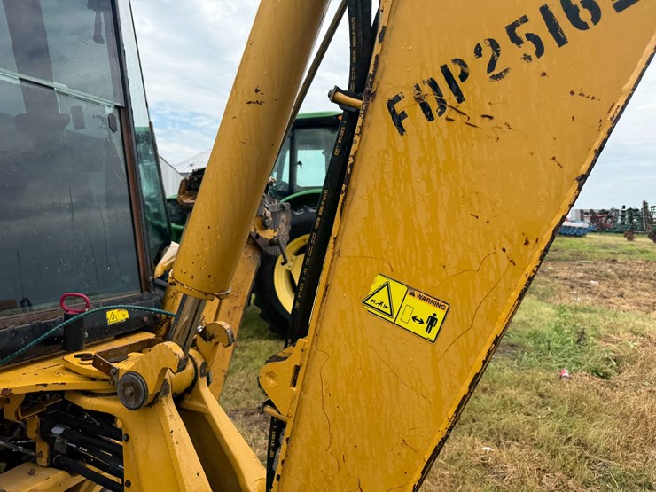 2006-caterpillar-420d-image-37