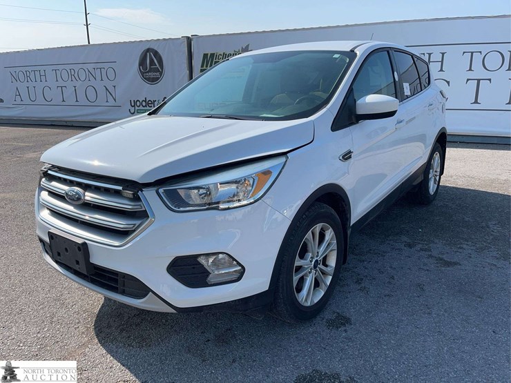 2017-ford-escape-image-1