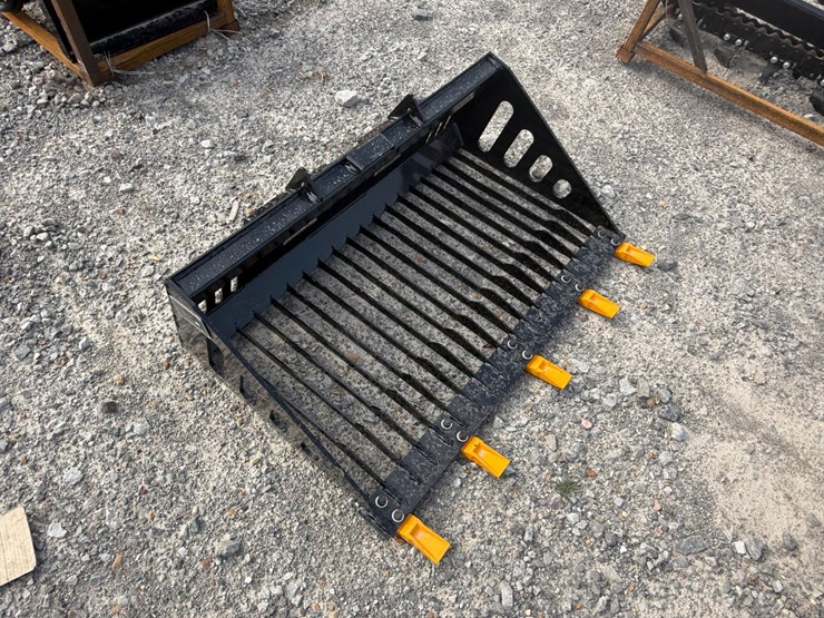 #48843-•-unused-future-rb44-skid-steer-rock-bucket-ztxyscd260215-image-1