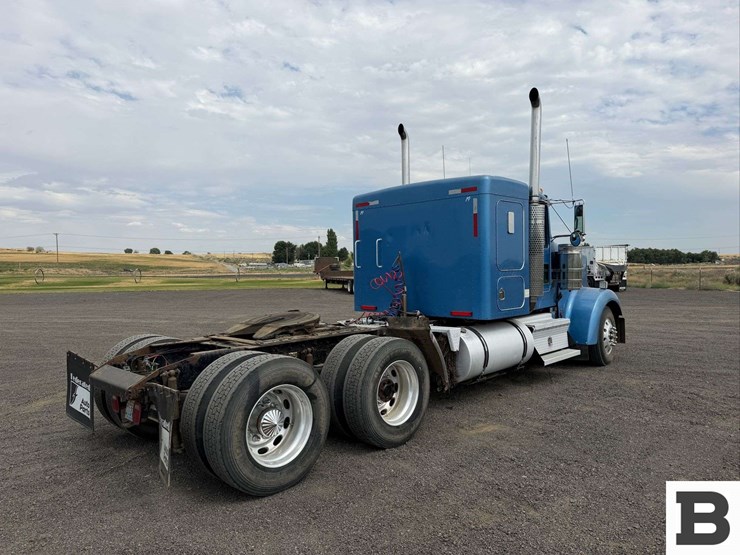 2007-kenworth-w900-image-6