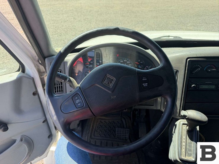 2006-international-durastar-4300-image-31