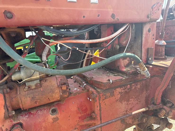 #45331-•-mccormick-farmall-450-tractor-933-inv#-45331-image-12