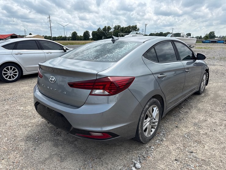 #42717-•-2019-hyundai-elantra-sedan-kmhd84lf4ku743043-inv#-42717-image-8