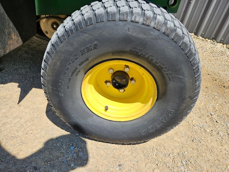 2016-john-deere-gator-image-13