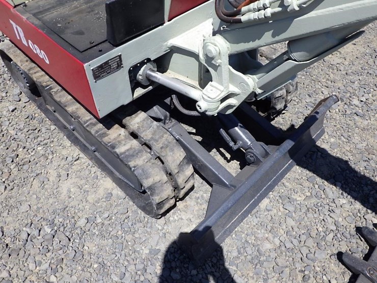 takeuchi-tb080-image-16