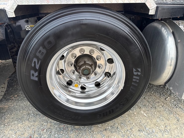 2007-peterbilt-379-image-101