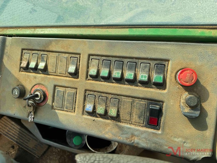 2005-deere-1110d-image-35