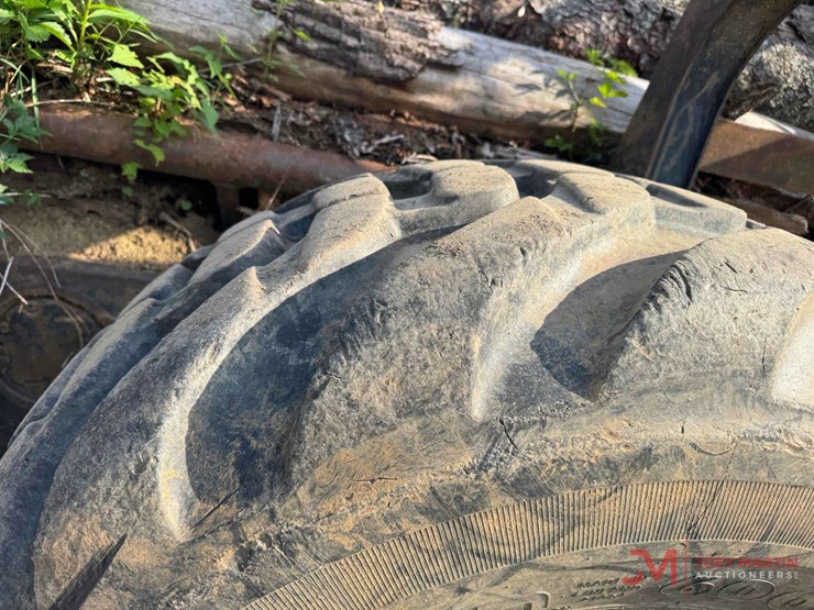 2005-deere-1110d-image-25