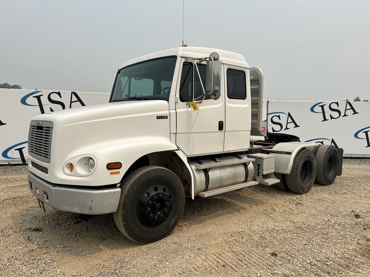 2003-freightliner-fl112-image-54