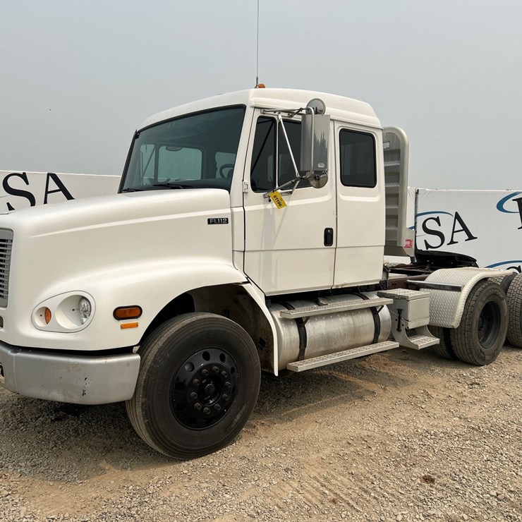 2003 FREIGHTLINER FL112
