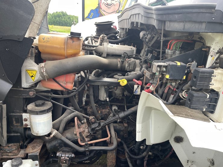 2016-international-durastar-4400-image-28