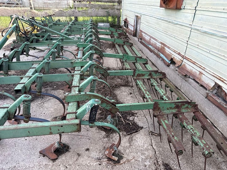 john-deere-1100-image-3