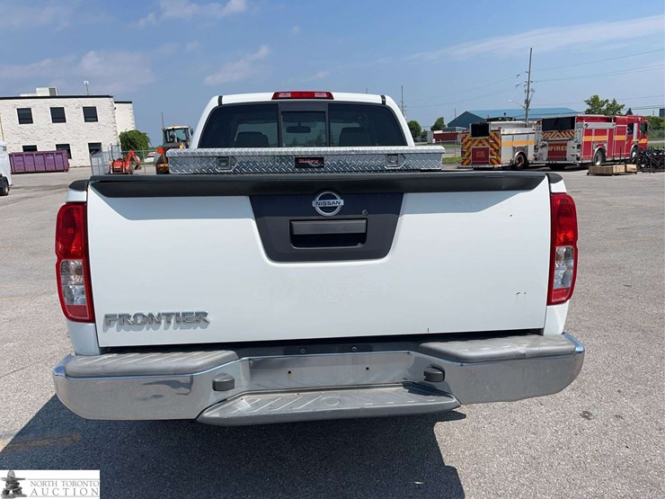 2013-nissan-frontier-image-6