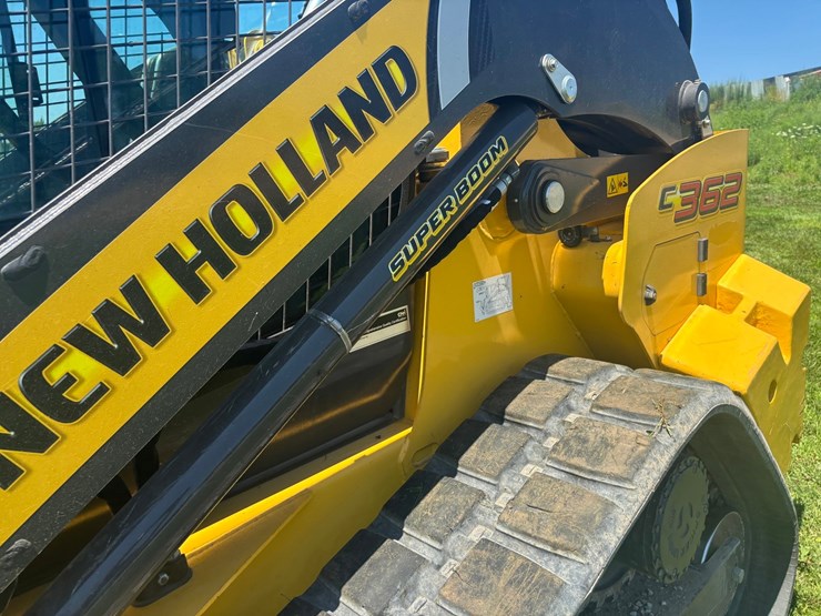 2025-new-holland-c362-image-10