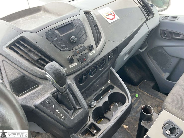 2016-ford-transit-image-13