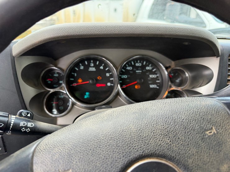 2010-chevrolet-silverado-2500-image-63