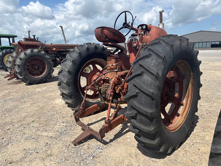 #45331-•-mccormick-farmall-450-tractor-933-inv#-45331-image-3
