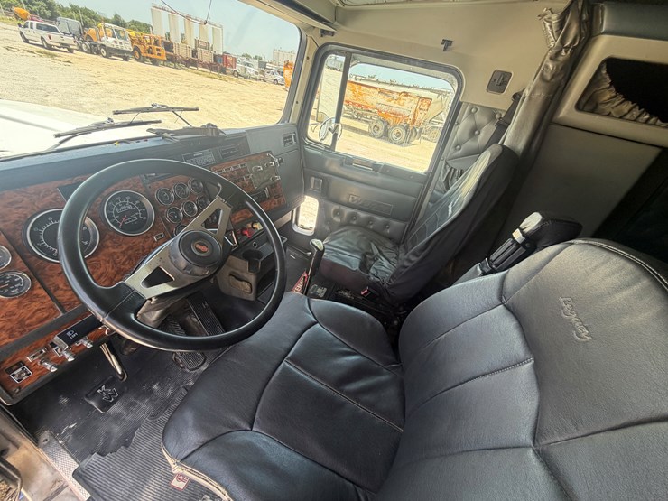2000-kenworth-w900l-image-10