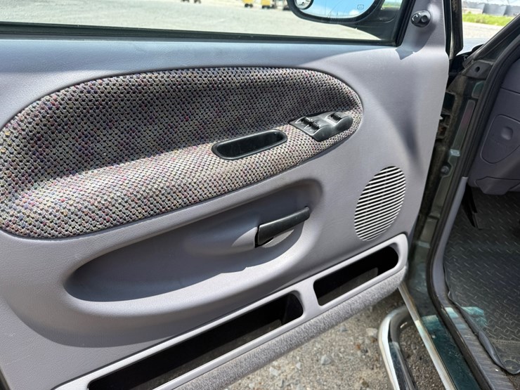 1999-dodge-ram-2500-image-40